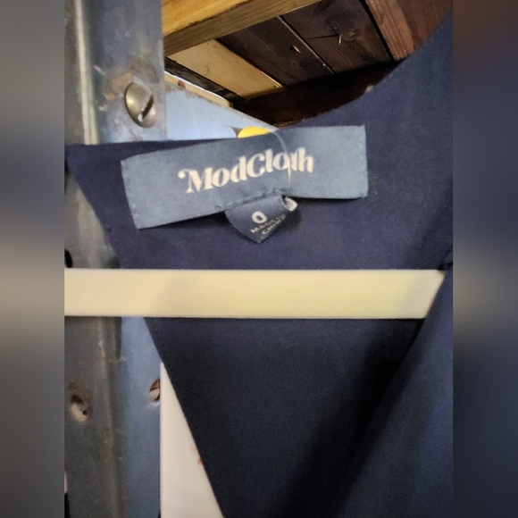 NWT Modcloth You're Flowing Places V-Neck Chiffon Maxi Dress Size 0 - Picture 3 of 5